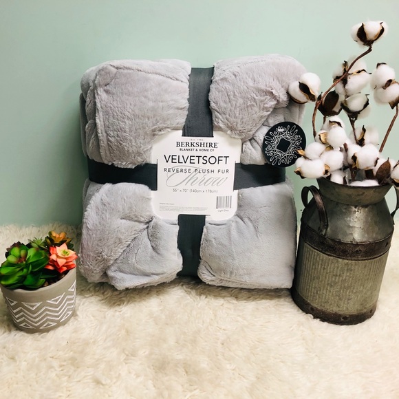 Berkshire VelvetSoft Reverse Plush Throw (PM_B60)